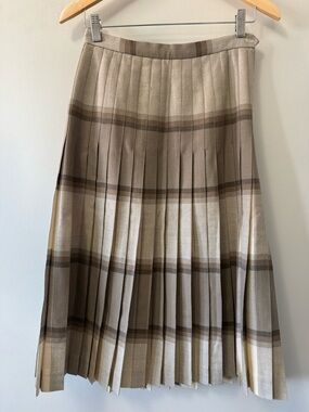 Highland Queen Vintage Pleated Midi Skirt in Beige and Brown Plaid